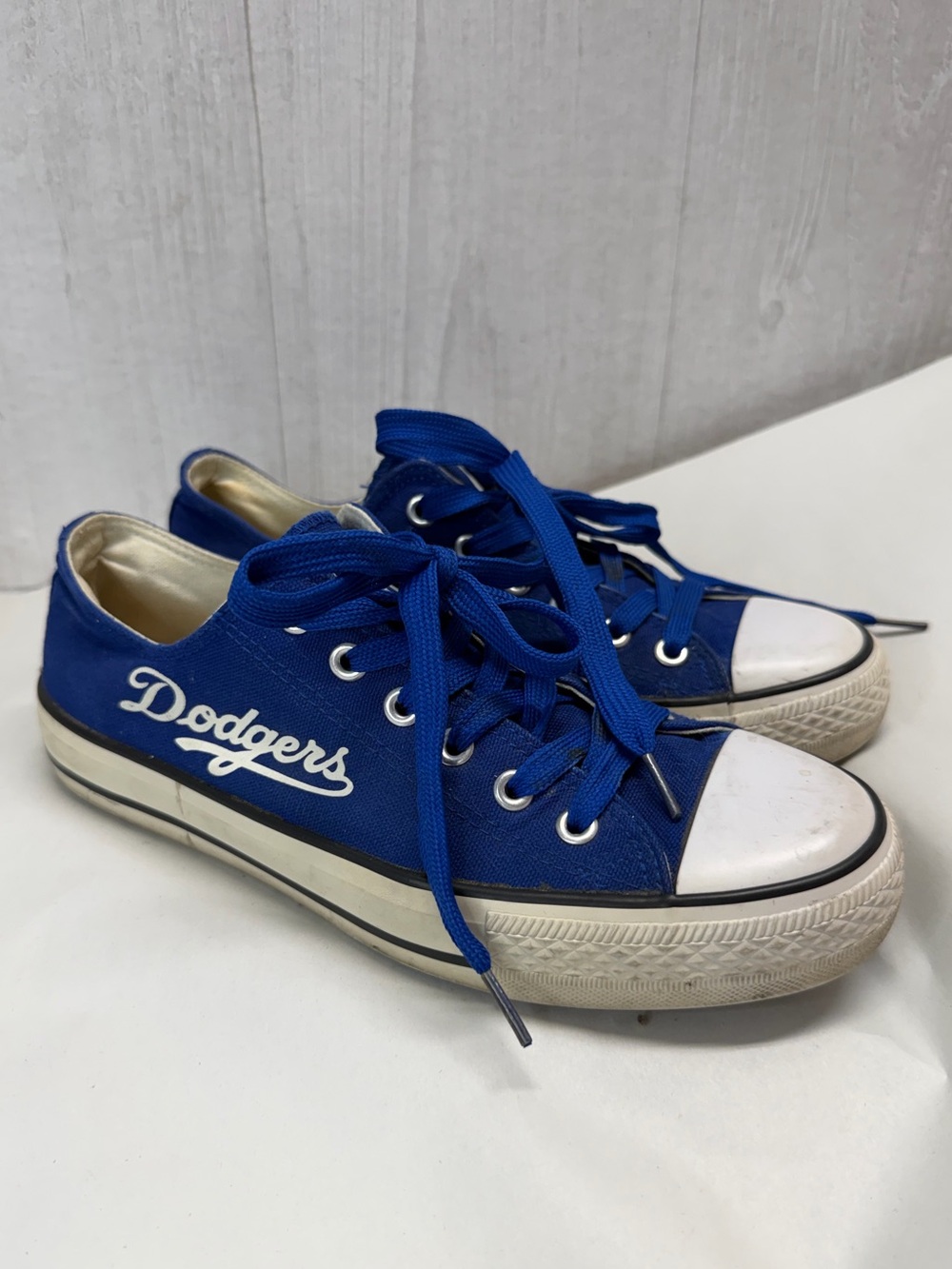 LA Dodgers Women’s Blue Logo sneakers Shoes ~ converse style Size 7.5